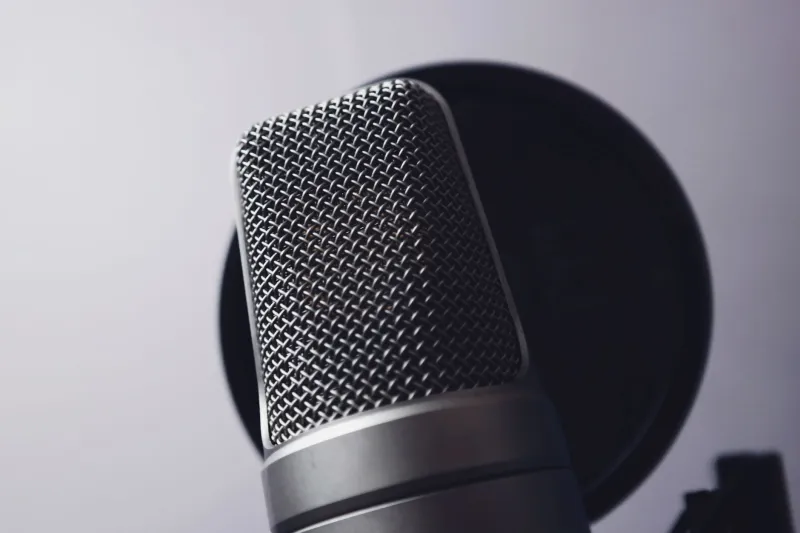 Drop the Needle: Why Radio's Exclusive Premieres Are Making Listeners Show Up Live Again